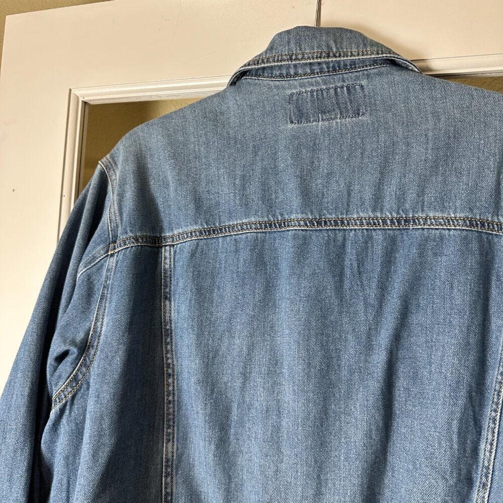 NEW NWT Torrid Julliard Denim Relaxed FIt Trucker Jacket Size 12 / Large - Picture 6 of 9